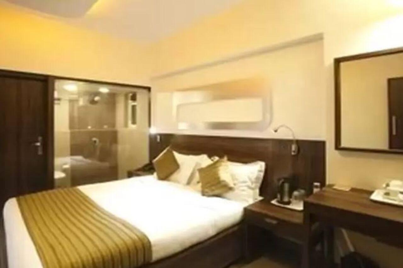 Hotel Plaza Bombay Extérieur photo