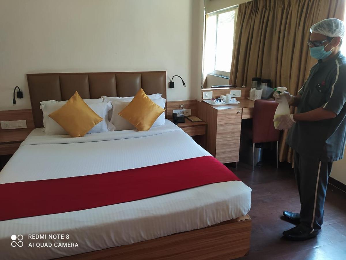 Hotel Plaza Bombay Extérieur photo