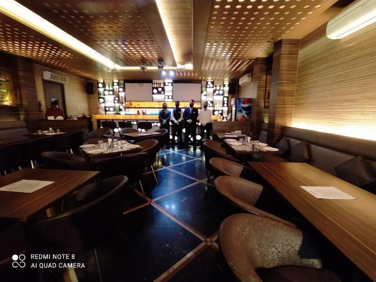 Hotel Plaza Bombay Extérieur photo