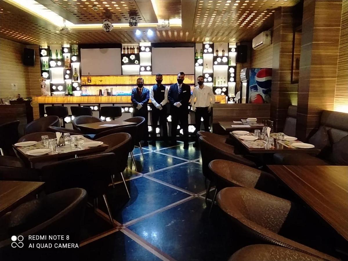 Hotel Plaza Bombay Extérieur photo