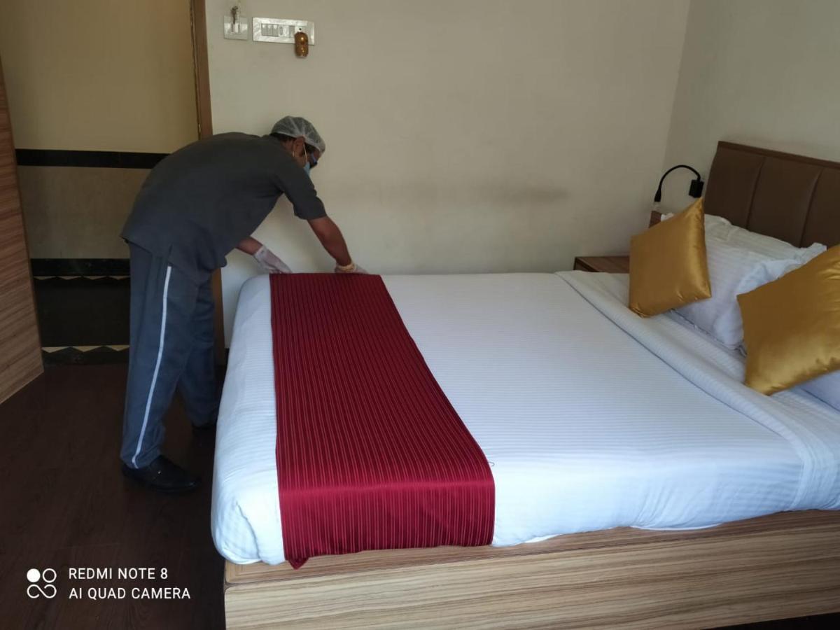 Hotel Plaza Bombay Extérieur photo