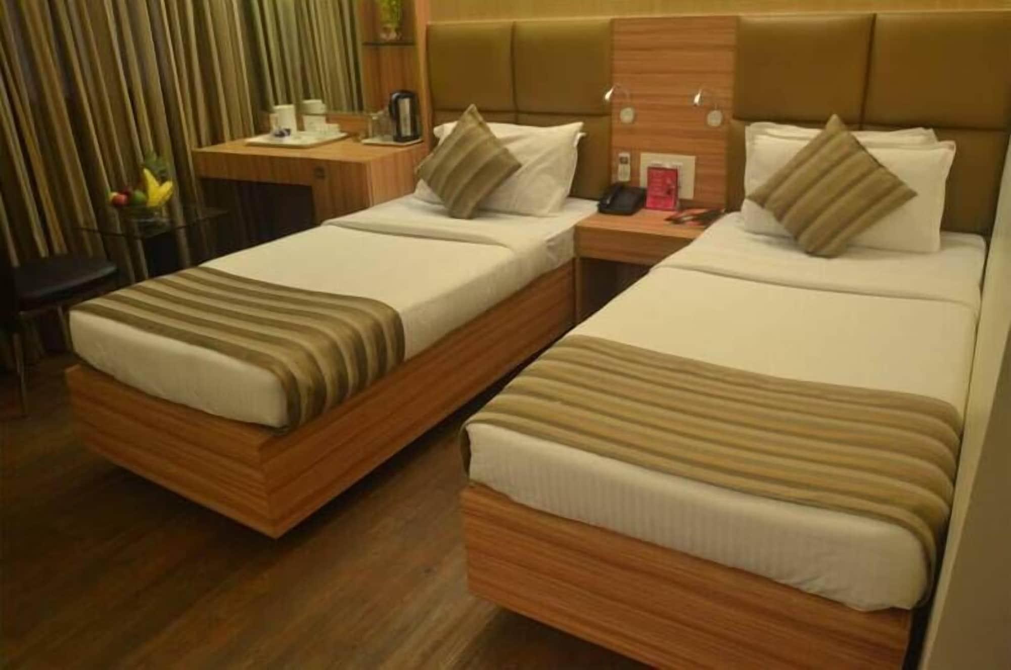 Hotel Plaza Bombay Extérieur photo