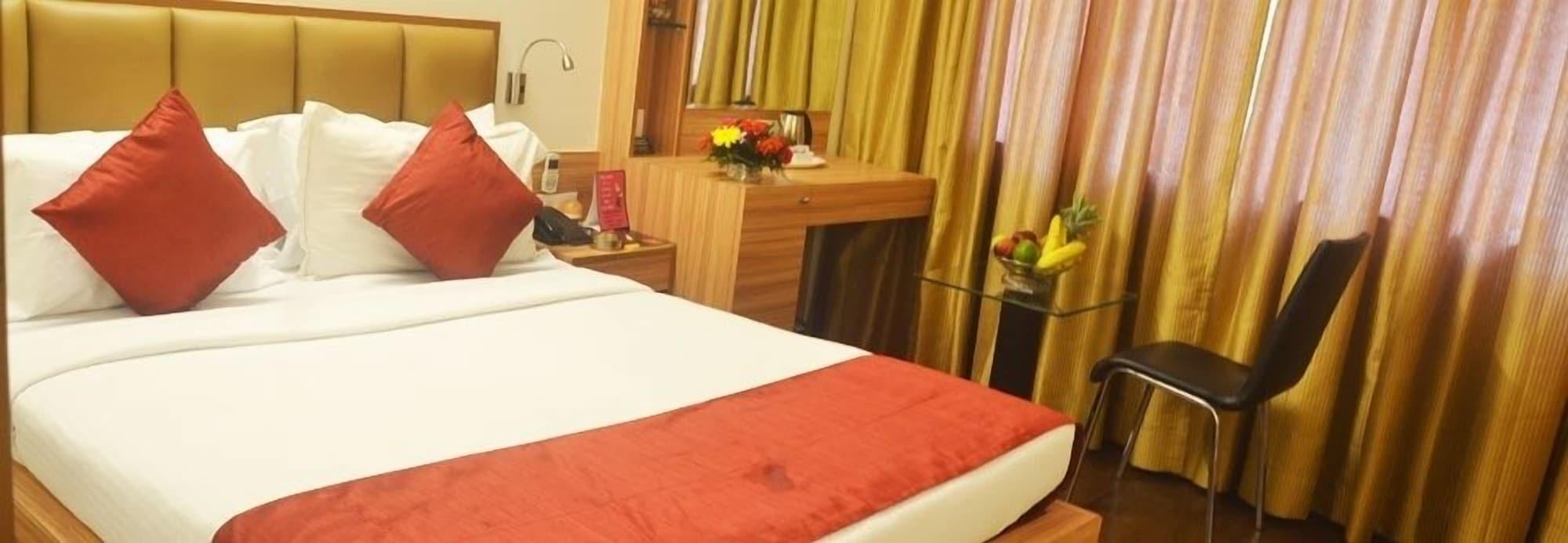 Hotel Plaza Bombay Extérieur photo