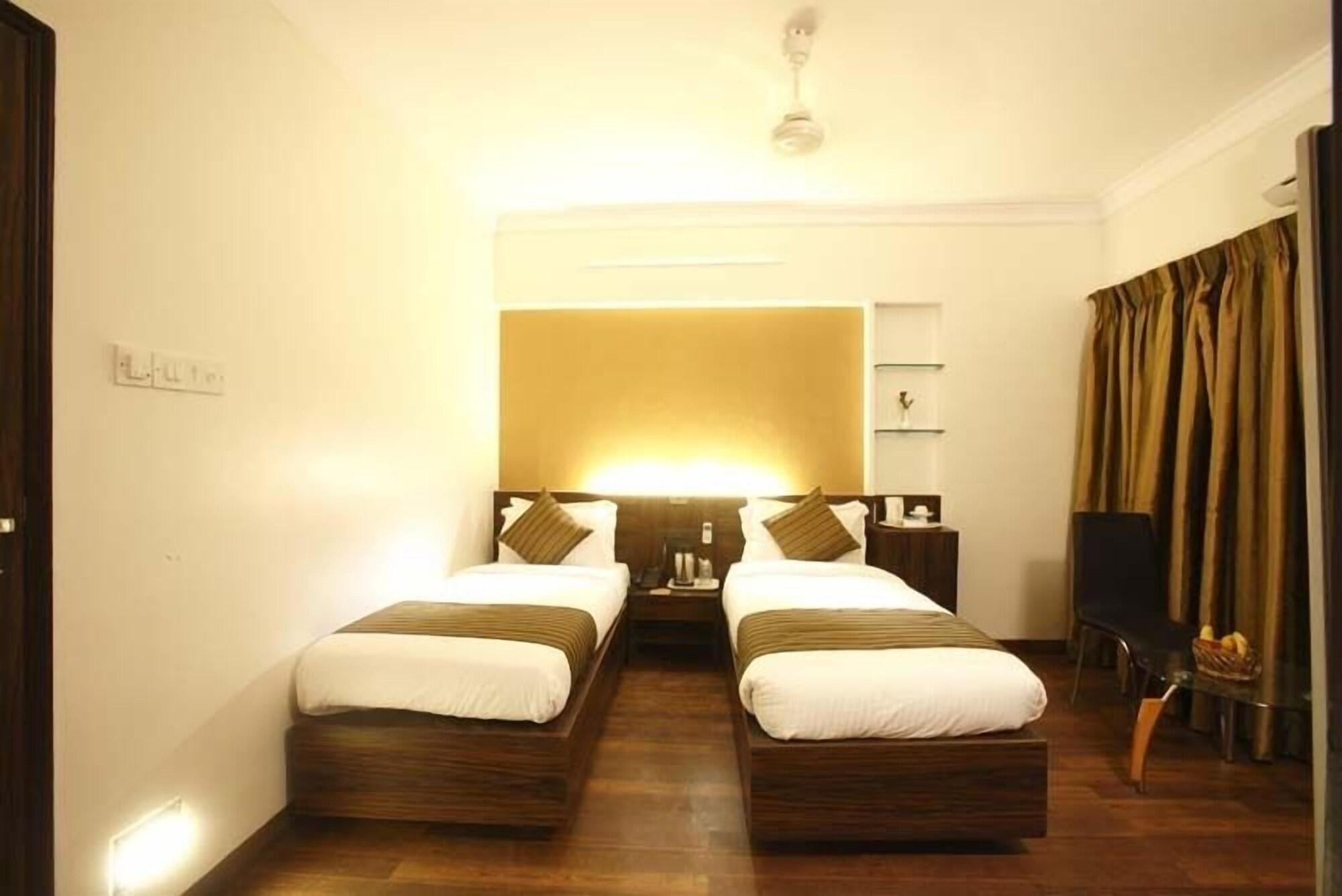 Hotel Plaza Bombay Extérieur photo