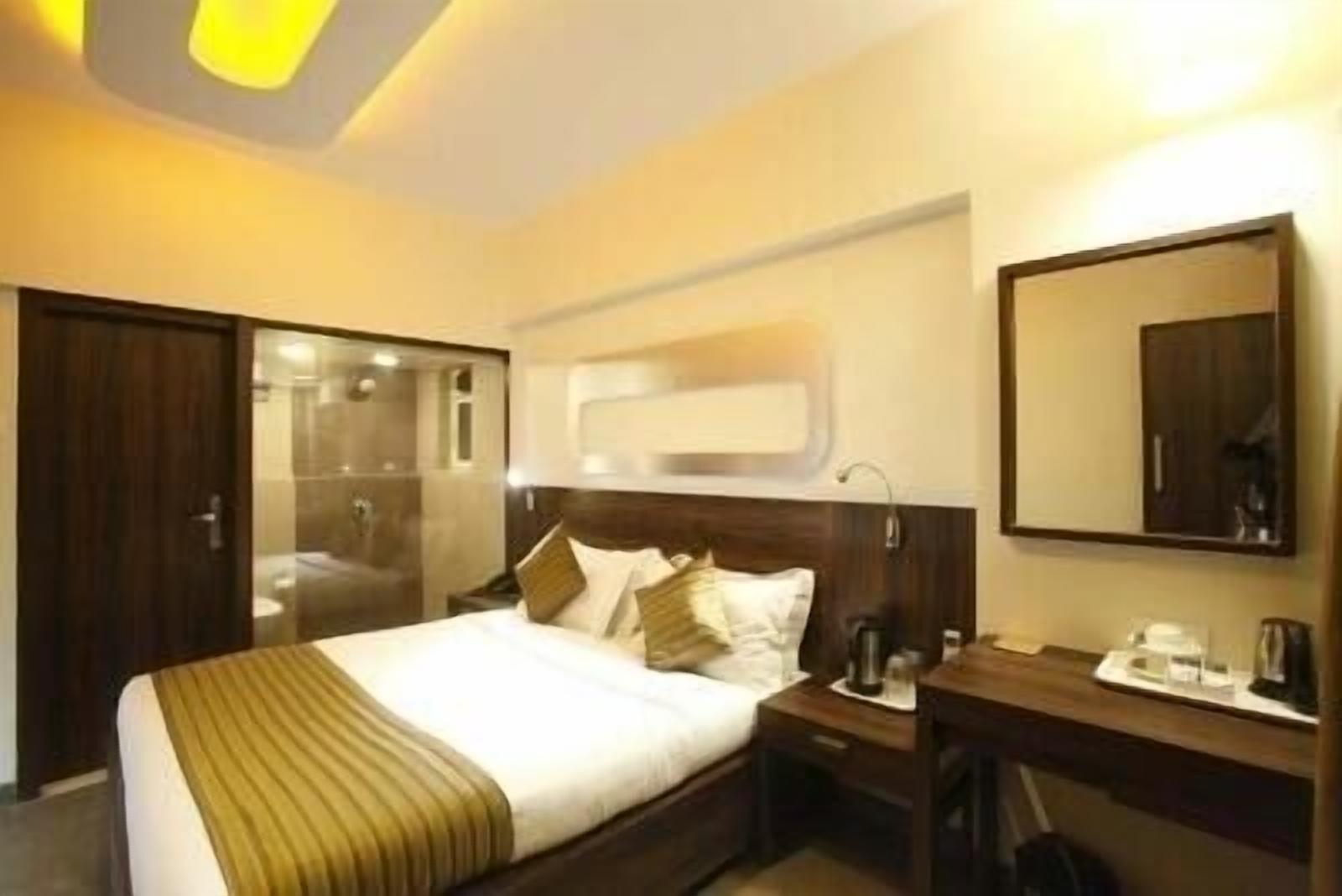 Hotel Plaza Bombay Extérieur photo